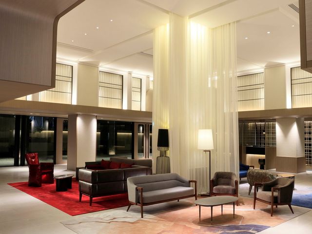 ホテル コレクティブ ロビー